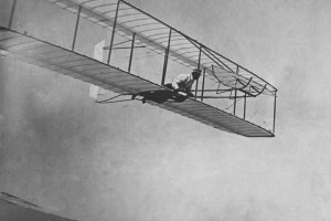 Gliding_flight,_Wright_Glider,_Kitty_Hawk,_NC._1902.10459_A.S.